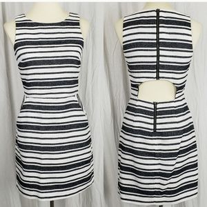 3/$20 Banana Republic black and white textured striped dress